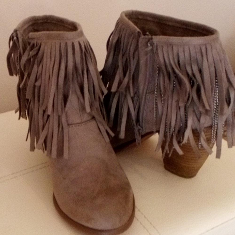 Fringe Ankle Boots - Gray with silver chain details unique - Picture 7 of 11
